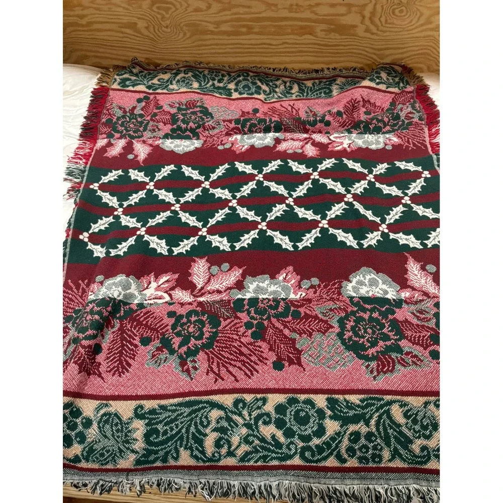 Unbranded Woven Tapestry Throw Blanket Unisex OS Green Red Holly Floral